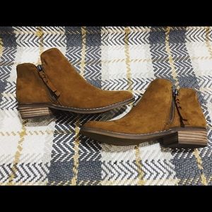 [American Eagle Outfitters] Women’s Booties